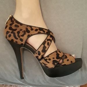 Vince Camuto Leopard print calfhair heels